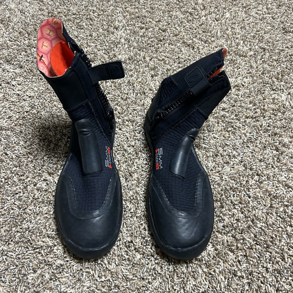 Bare 5mm booties.